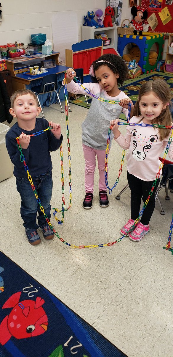 KrosalesL's tweet photo. Belated Tweet☺ 100's Day celebration in PreK(Jan.29th)💯💯 We are moving into our 122nd day of school- approximately 56 days left😮😮  @FlossmoorHills @D161Supe #d161Learns https://t.co/CZoBSPFMyT