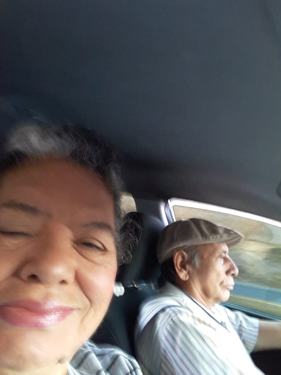 alyshlopez's tweet photo. A la iglesia #MiDomingoNoEsNegociable https://t.co/UNguFoGGF4