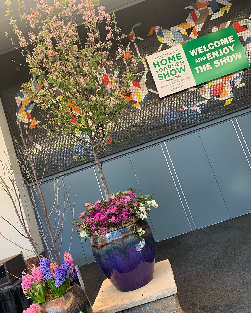 Today’s the last day to check out the Cincinnati Home + Garden Show! Come on out to the Duke Energy Convention Center for outdoor living ideas, project inspiration and expert advice! Doors open at 10:00am! See you soon! 🏠🌿#cincyhgs #cincinnatihomeandgardenshow