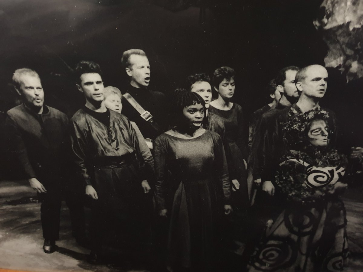RakieAyola's tweet photo. Happy Saint David's Day ❤
1989. #Branwen.1st professional job, by #Madeinwales Stage Company and @ClwydTweets. Dir. #GillyAdams, writer #TonyConran. In the pic (by #BrianTarr) @PulestonDavies, #LynnHunter, #NickDowsett, #EilianWynn amongst others. I'd joined the acting world. ❤ https://t.co/inqHF5UrJw