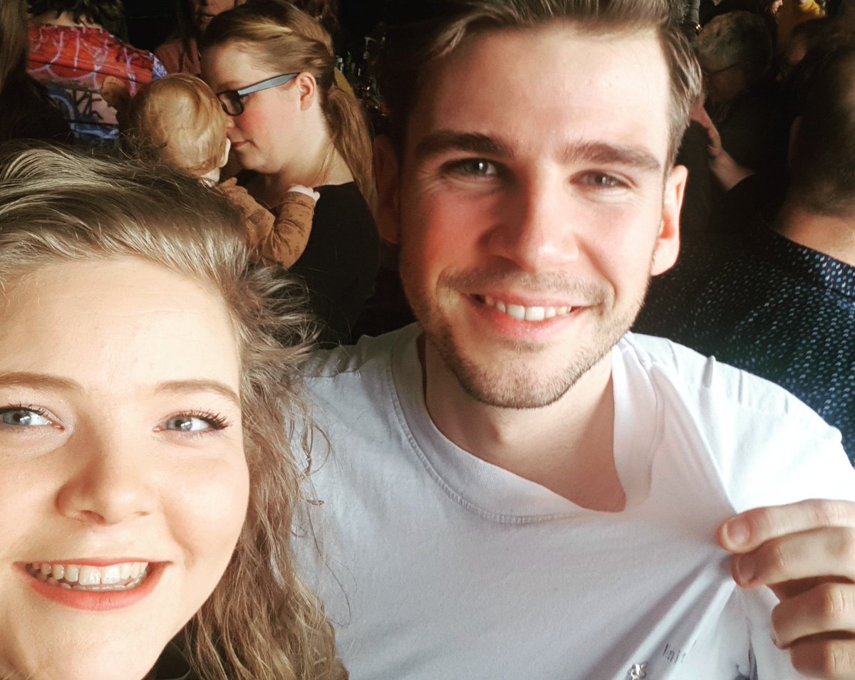 Enorm trots op Stef Classens die afgelopen vrijdag een tweede plek behaalde bij The Voice of Holland!🔥 Hij deed het BIJzonder fantastisch en daarom een zilveren bijtje namens <a href="/Gemeente_Venray/">Gemeente_Venray</a> voor deze muzikale kanjer! 👏🐝💐 #TVOH #Veelsucces #Carriedaway