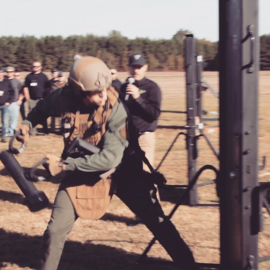 Ratools247's tweet image. Just a bunch of operators beat’n the crap out of our door!!  #swat #police #tactical #tacticalbreaching #hydraulicrescue #mechanicalbreaching #breachingtools #military #entrytools #forcibleentry #swattraining #military #specialoperations #explosivebreaching