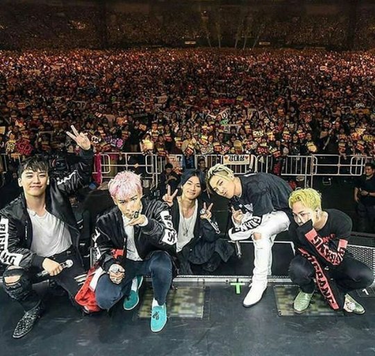 JessBW_IC95's tweet photo. #BigbangIsAlive this guys are very important for me, I love them and I'm still waiting for them #AlwaysOT5 💪💛 https://t.co/C93XbhBvjd
