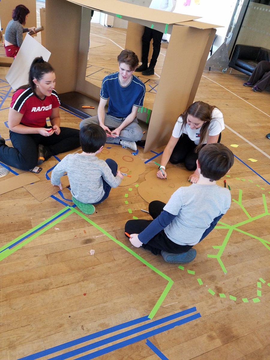 Amy_Butt_'s tweet image. Architecture students leading discussions and sharing expertise to created collective understandings of space.

#readingassembly
@Tate
@TateExchange
@CarolinaVasilik
