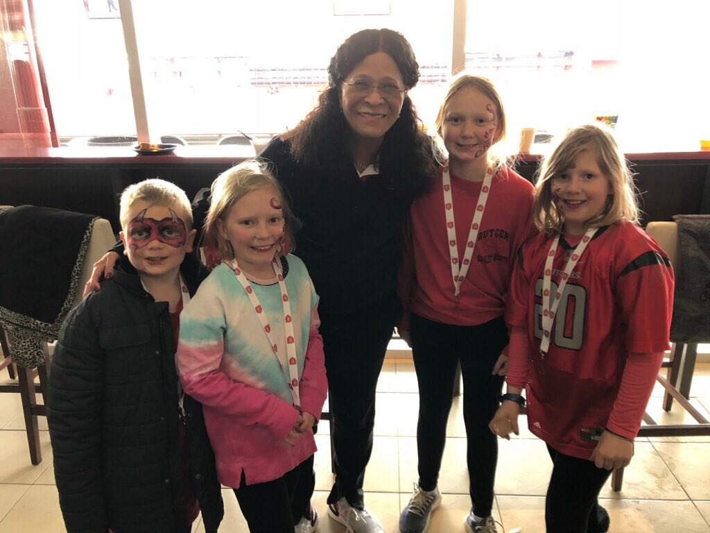 KevinMig4's tweet photo. Kids got to meet a coaching legend! #goRU #cvivianstringer https://t.co/Z1fIQcxJIU