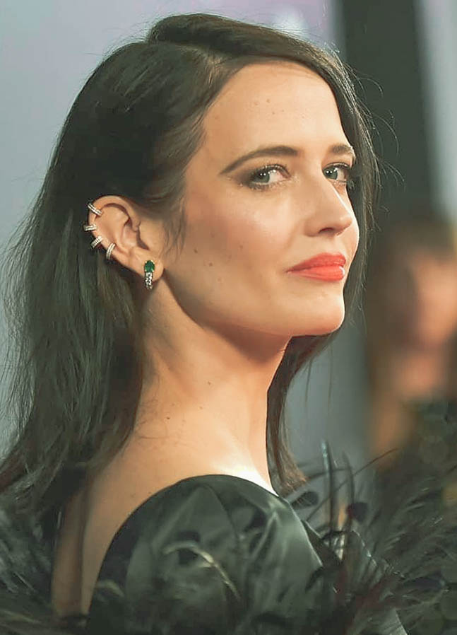 evagayyle's tweet photo. "the most beautiful woman does not exist"

also the most beautiful woman: https://t.co/UYlL4PFLR0
