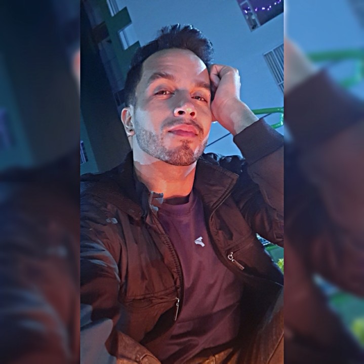 CarlosCega's tweet photo. Feliz domingo!!! 😁😘
#Me #Love #Like #rettwit #Followme #black #boy #man https://t.co/0mNOHsdync