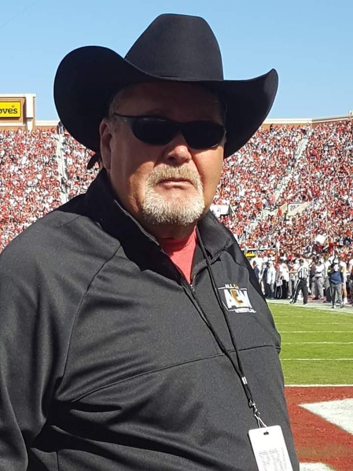 JRsBBQ's tweet photo. Leaving #Chicago feeling proud of our @AEWrestling team. 

We’re becoming a family. 🙏 https://t.co/GoI7EbUghI