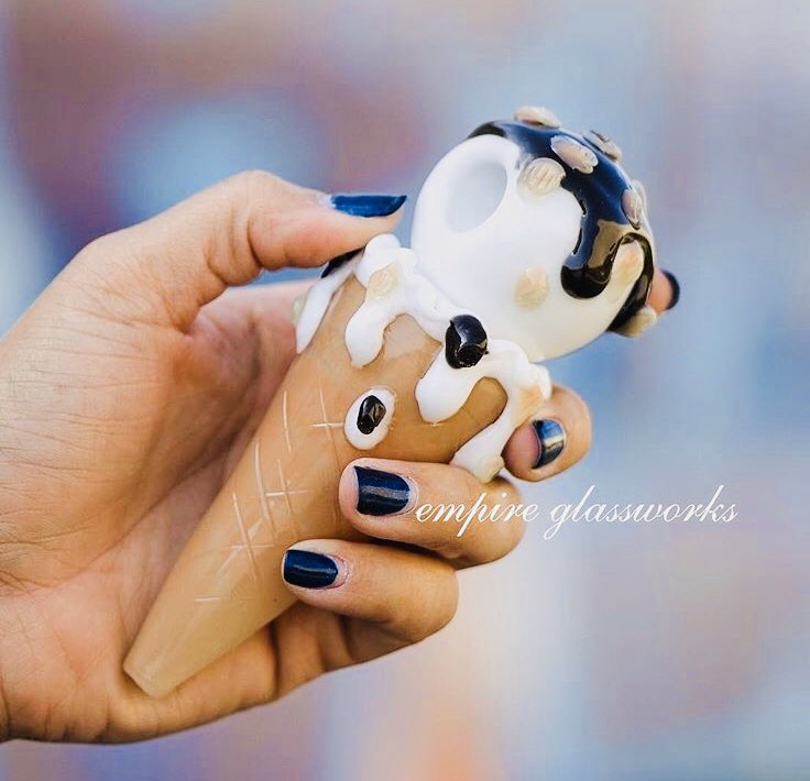 GrodeckDist's tweet photo. Empire Glassworks 
Ice Cream Cone Pipe.
FREE SHIPPING 
https://t.co/d84KdsHFas 
#grodecks #heady  #headyglass #waterpipe #glasspipe https://t.co/saNakOKr9D