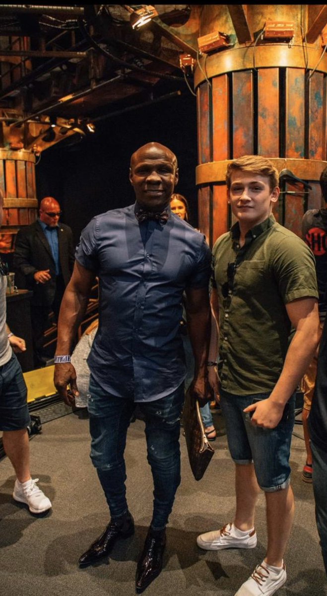 TBradleyBoxing's tweet photo. Behind the extravagant clothes and the outlandish statements is a true warrior @chriseubanksnr ⚔️
#TBboxing #boxing #legend https://t.co/0KKl4O2HkM