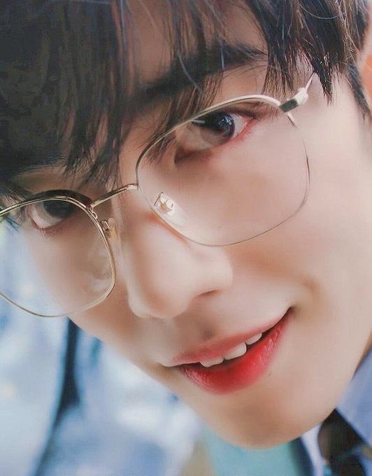 “Yêu là sơ tâm, lấy đó làm gương. Tự bảo vệ chính mình, ủng hộ những việc làm tích cực vì xã hội. Cố gắng vì một ngày mai tốt đẹp hơn”. Mãi yêu Tiểu Tán❤️
 #WeLoveYouXiaoZhan