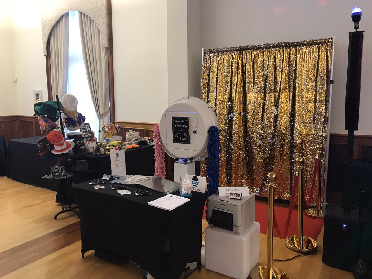 SaviSnapsPhotos's tweet photo. SaviSnaps Photobooth is set up and ready to meet some awesome brides and their families.  Come out to the Middletown Fire Company from 11-3pm today to take advantage of our special show pricing.  Congratulations to all the engaged couples!  @ Middletown Memorial Hall https://t.co/kS44vML01A