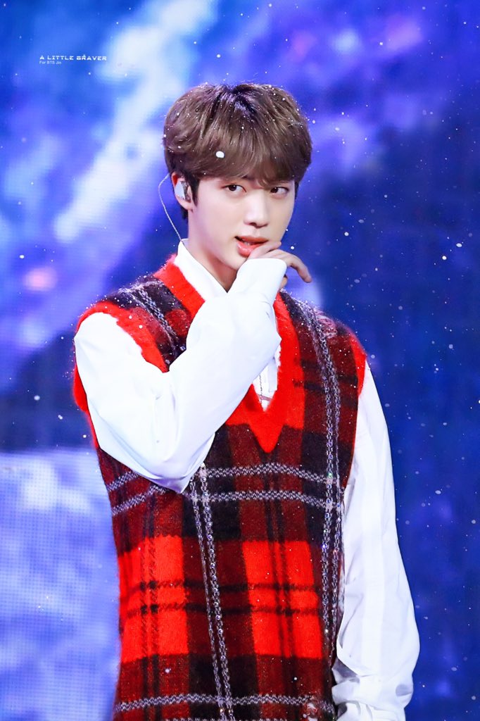 ALittleBraver92's tweet photo. 181106 MGA #MoonByJin #Jin #Seokjin #진 #석진 #김석진 @BTS_twt https://t.co/TC3Iqzpkx6