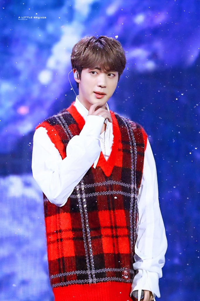 ALittleBraver92's tweet photo. 181106 MGA #MoonByJin #Jin #Seokjin #진 #석진 #김석진 @BTS_twt https://t.co/TC3Iqzpkx6