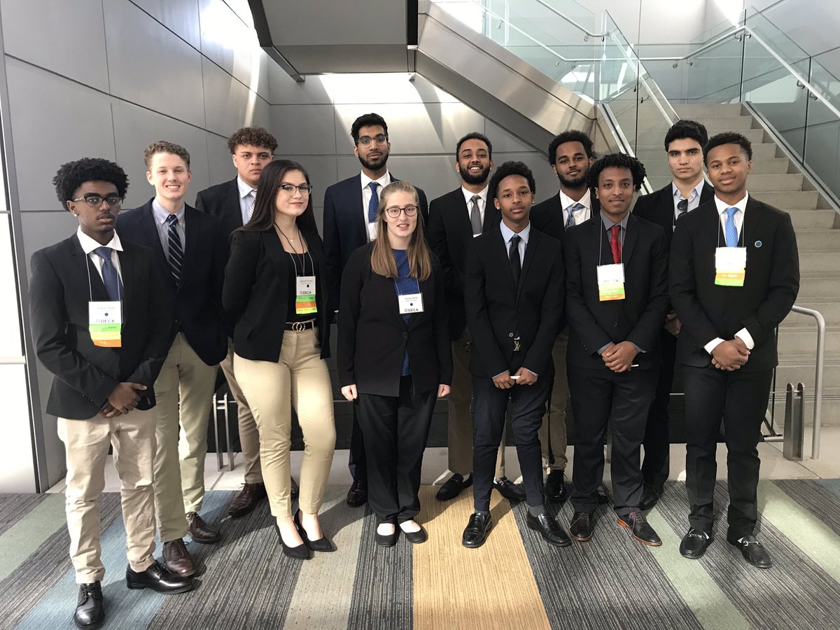 So proud of this group of seniors and all they’ve given to Edison DECA - I’m looking forward to hearing about all the great things they accomplish in the future #EHSMarketing <a href="/EdisonHSEagles/">Thomas A. Edison HS</a> <a href="/EaglesDECA/">EdisonDECA</a>