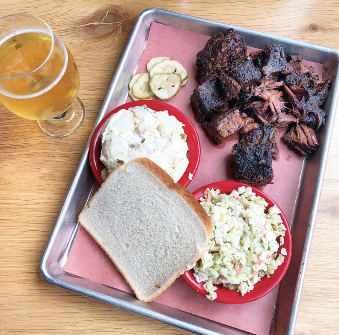 The310W's tweet photo. This week in Westown: Taste &amp; Toast! Grab your friends and meet us March 2 – 6 for specially priced small plates, appetizers and mixers at 25+ downtown hot spots.  📸: @kasimjhardaway @DocsCommerceBBQ @MilwDowntown 

📍DOC’s Commerce Smokehouse https://t.co/rOdMWkpcNR