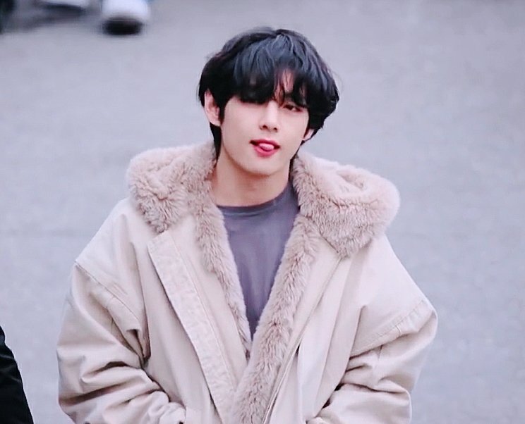 berryztae's tweet photo. 🍭🍬
#V #TAEHYUNG #김태형
 #방탄소년단뷔 @BTS_twt https://t.co/l0ALg302wZ