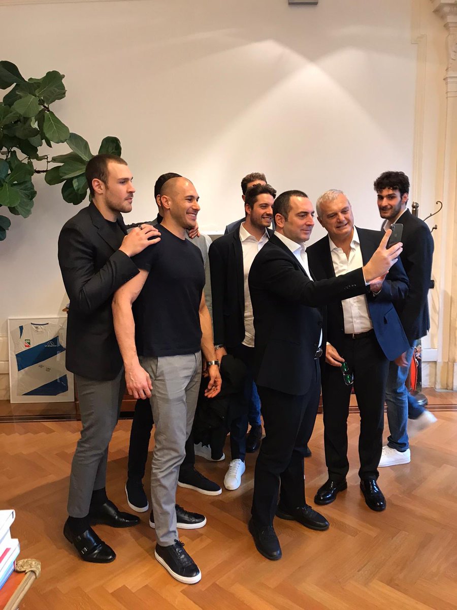 Tra poco a #Domenicain il <a href="/7belloOfficial/">7bello</a> con il ministro Vincenzo Spadafora 
#7bello #azzurri #COVID19