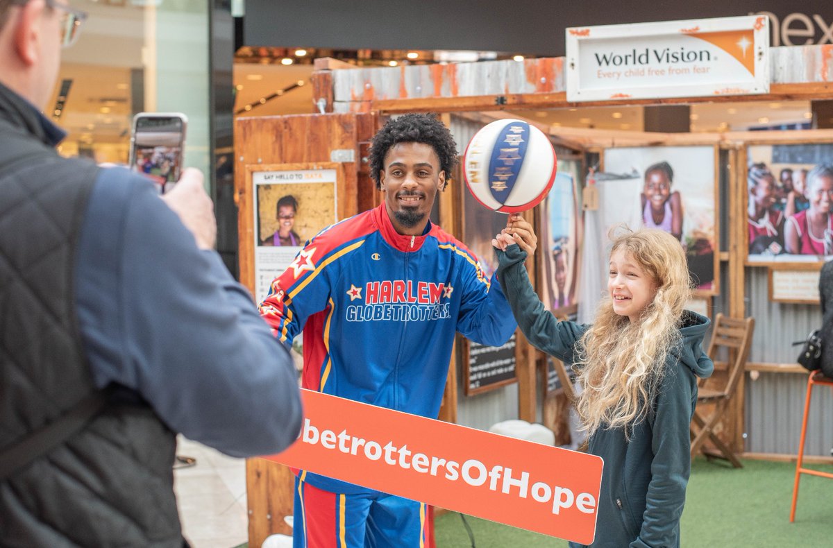 WorldVisionUK's tweet photo. Thank you to everyone who joined us and our Harlem Globetrotters guest @westfieldlondon!

If you're entering our competiton, don't forget to use @WorldVisionUK and #GlobetrottersOfHope 🏀🏀🏀

Find out more here: https://t.co/jv7DYlvy5k

@Globies | #SundayThoughts https://t.co/6xgpUjsgSn