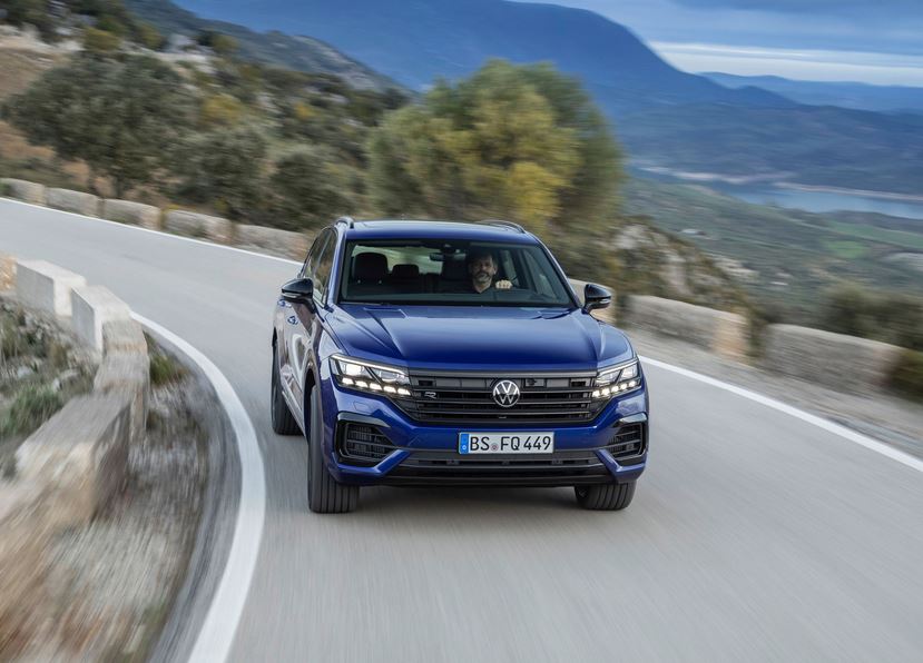 Statt Genf: Volkswagen präsentiert seine neuen Modelle Online. Am Dienstag, um 09:10 Uhr Livestream mit allen Modellen im Volkswagen-Newsroom. Dort gibts auch den Embedcode: volkswagen-newsroom.com/de/livestream-…
#VW #Volkswagen #Automotive #Livestream #Golf