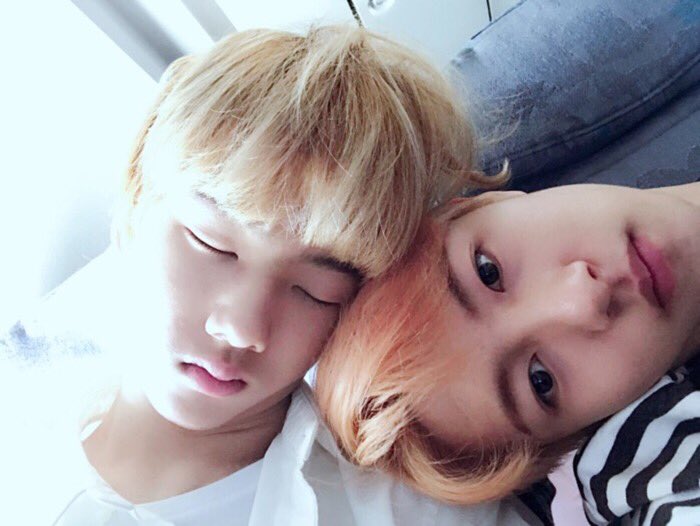 bubblegunnm's tweet photo. 지성이는 어떻게 그렇게 많이 자랐을까....하지만 런쥔형에겐 여전히 아기일 뿐이다 ㅜㅜ..... https://t.co/aUA5TcvghB