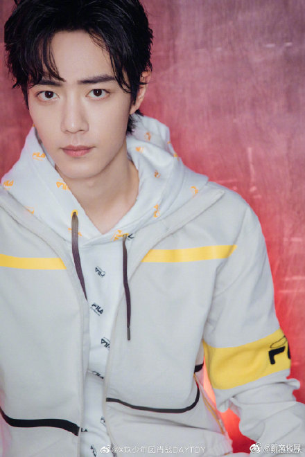 NguynThanhTrm18's tweet photo. #WeLoveYouXiaoZhan
Nếu không yêu thương, xin đừng tổn thương. Người nhà chúng tôi, bạn không muốn bảo vệ, để chúng tôi bảo vệ. Bạn không muốn yêu thương anh ấy, để chúng tôi tới yêu thương anh ấy. Vì a ấy là ánh dương đẹp nhất của chúng tôi. https://t.co/uNV4QNgzUU
