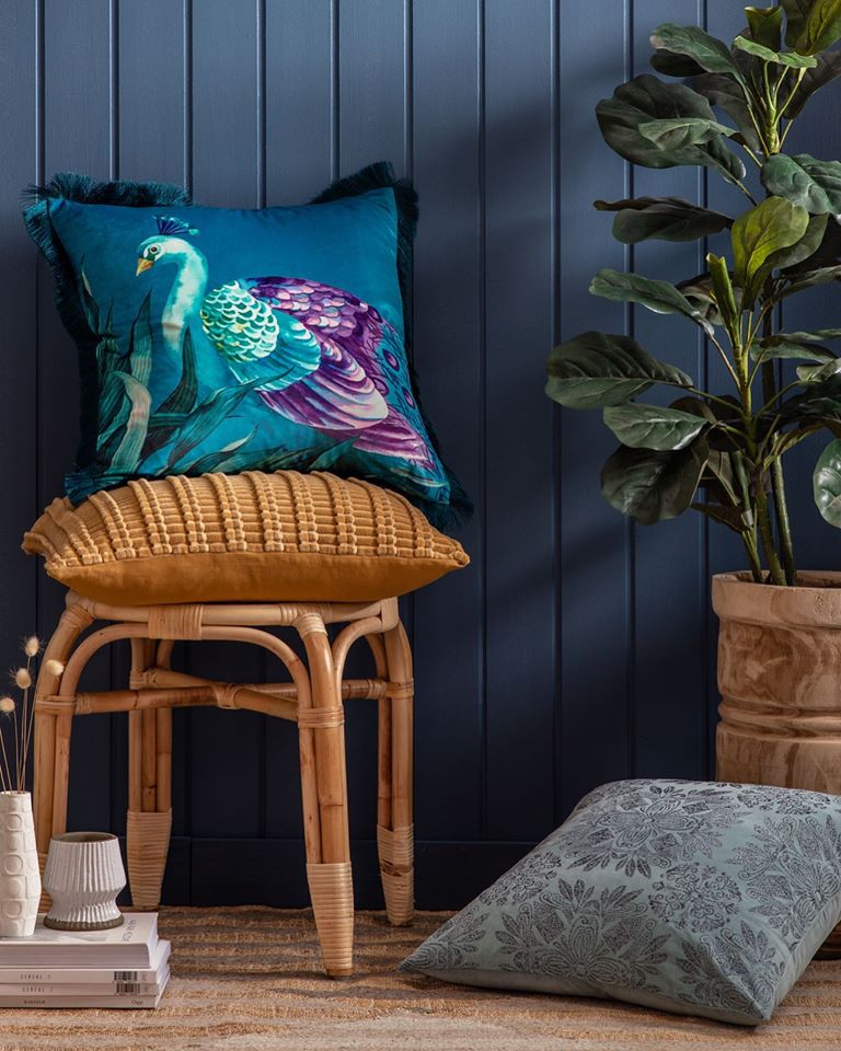 BiancaHomeDecor's tweet photo. Introducing Ruyal Cushion Cover, a showstopper! All beautifully hand rendered by a member of our super talented, in house design team 🦚 https://t.co/2ztYVhhplE https://t.co/cazS6UD4W4