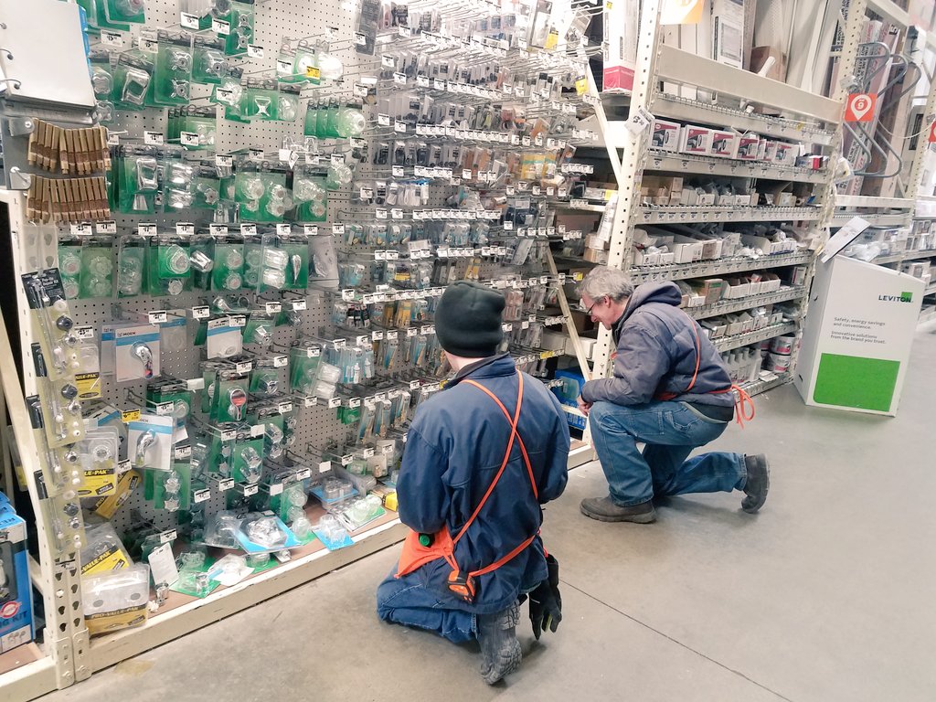 maria_gianos's tweet photo. Morning Blitz @ 6209 getting back in stock @hmalak @scottgseam https://t.co/PAgu5MZSfa