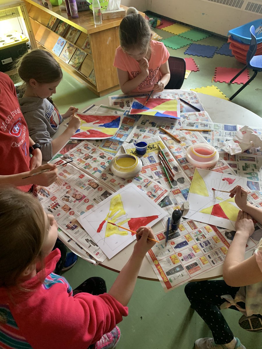 MsChaytor's tweet image. My little artists! ❤️ #complementarycolours @SFOAschool