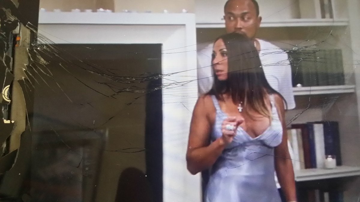 ry_b25's tweet photo. The "Big Homie" Chuck Smith hiding behind his wife during the pillow talk brawl is one of my favorite LOL #RHOA moments #LittleHomie #BiteSizedChocolate https://t.co/8R3EobP3SF