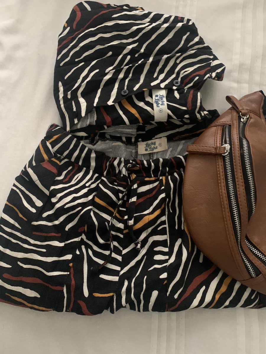 Stylechapter's tweet image. For Awesome shorts n matching shirt, shop @YDEtweets from their Luckyluke collection, love this flamboyant look, effortless yet Stylish.Stand out from the crowd, let’s support our own, Support Local designers. My collection keeps growing...