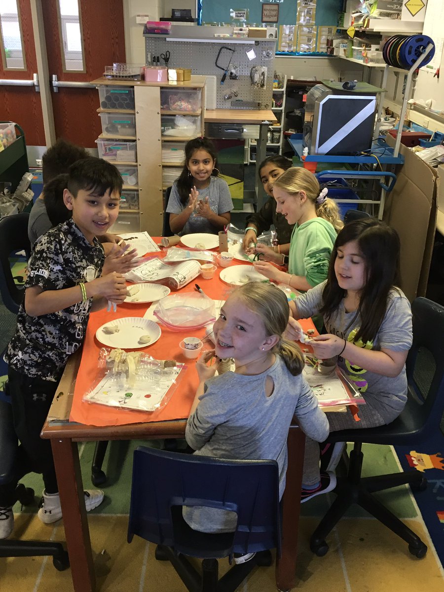 MrsWittenkeller's tweet photo. Third graders creating their alien creatures in Makerspace @FSD79 https://t.co/OI6q7VwQ7v