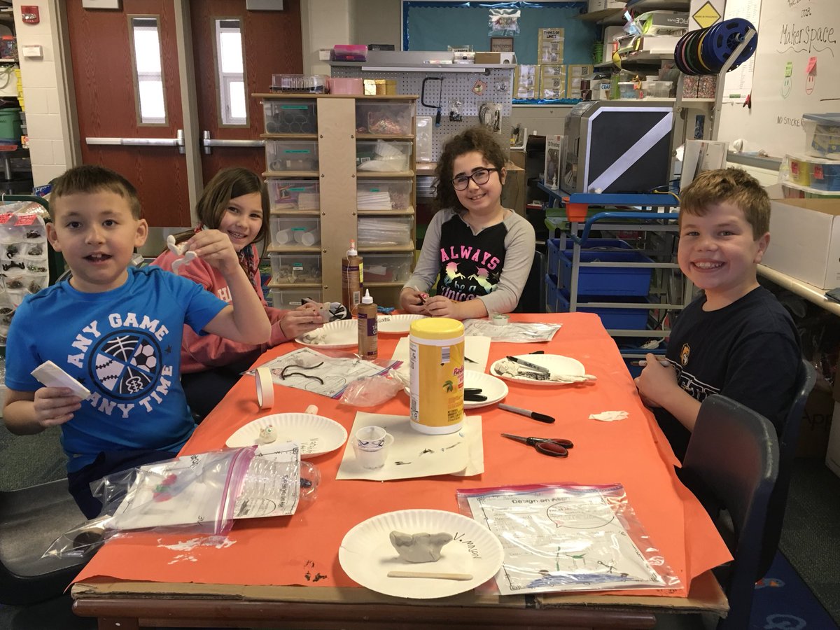 MrsWittenkeller's tweet photo. Third graders creating their alien creatures in Makerspace @FSD79 https://t.co/OI6q7VwQ7v