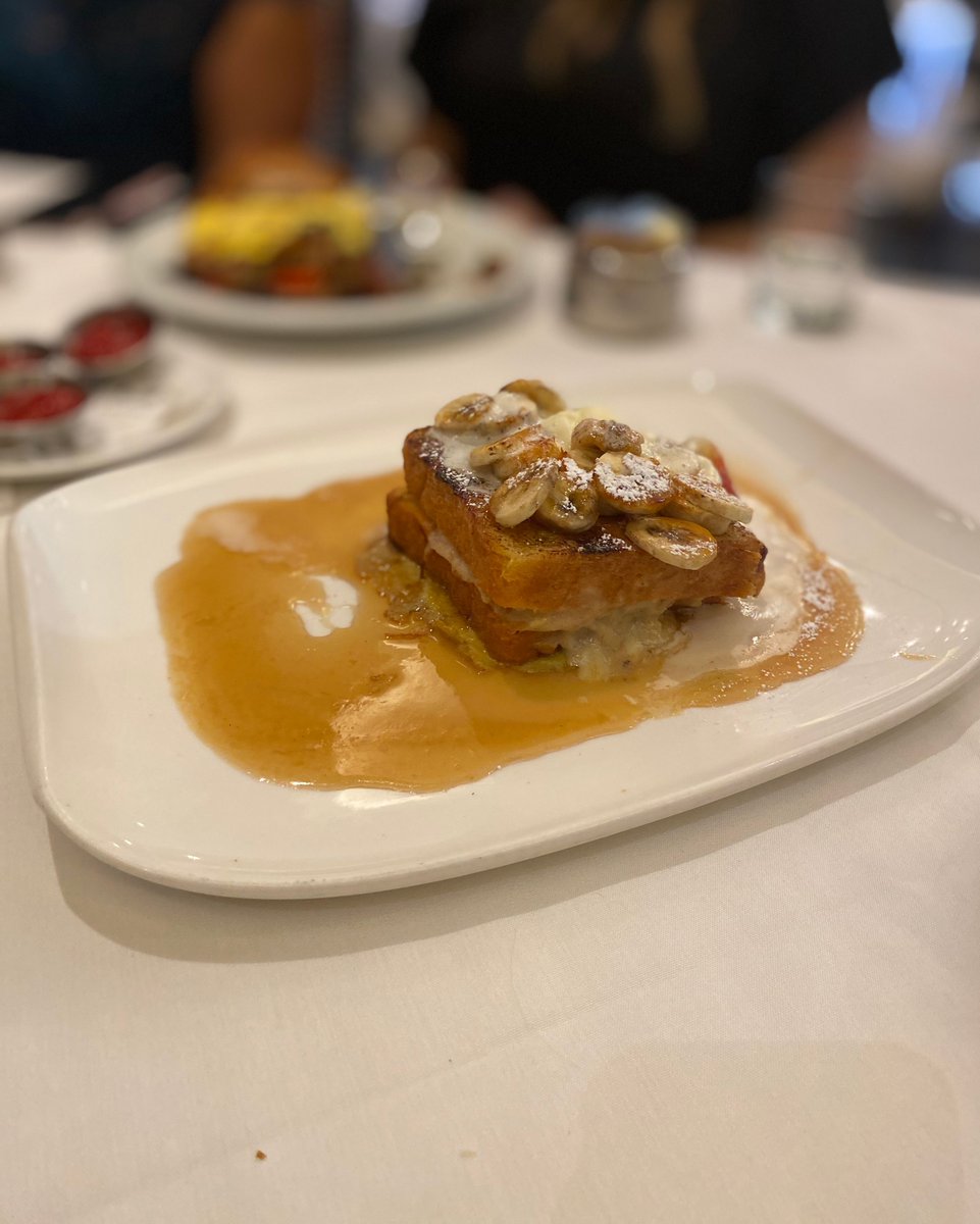 MorelsLasVegas's tweet photo. Adding bananas basically makes it healthy, right? https://t.co/tGnKSLey7f
