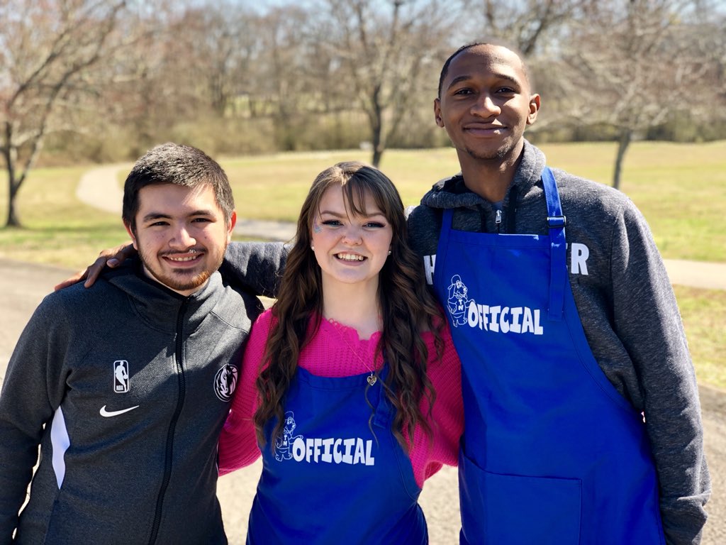 MtP_DI's tweet photo. Proud to see our #MPDI alumni in these blue aprons @TennesseeDI Region IV tournament! #TiedToDI https://t.co/fak8Sd3t0G