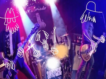 zuzenders's tweet photo. Ayer @SupersuckersRnR en @SalaHellDorado
#musikamarrazten #drawingthemusic #Zuzenders https://t.co/LZZTu7eIfi