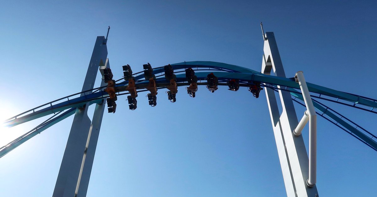 TheRyGuyVlogs's tweet photo. Gatekeeper flying into the sun ☀️🎢❤️ #photography #photooftheday #cedarpoint #gatekeeper #bolligerandmabillard #rollercoaster #coasterenthusiast #wingedcoaster #blueskies #sunday #sundayfunday https://t.co/DHg5NVa6Ta