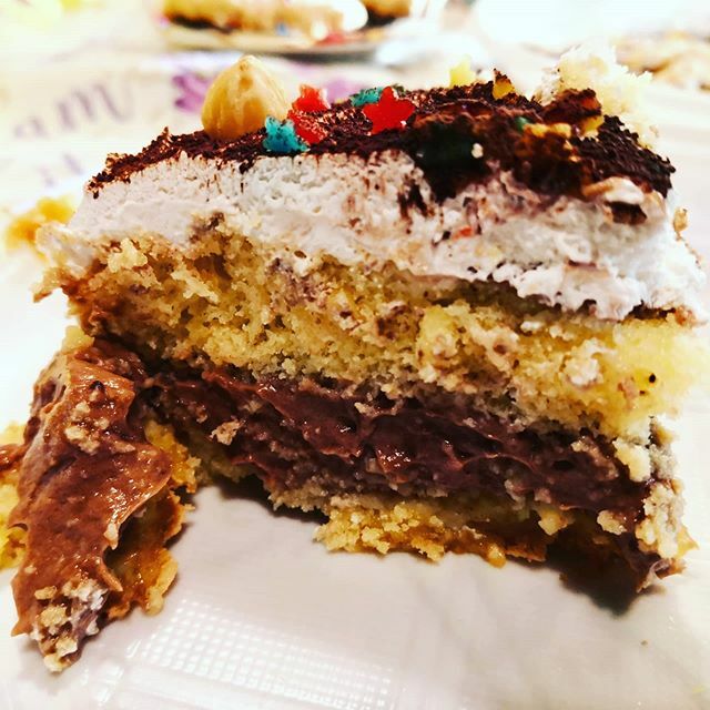 Celimondo's tweet photo. Torta soffice "da compleanno" per festeggiare anche tutti i "non compleanno"!😅🤤😁 Senza glutine e senza lattosio 🤩😋😋😋 #senzaglutine #glutenfree #food #foodporn #ricetta #recipes #glutenfreerecipes #ricette #cucinaitaliana #bezglutenu #glutenfreeli… https://t.co/PTsr2cTkbW https://t.co/jD0zJt6N5L