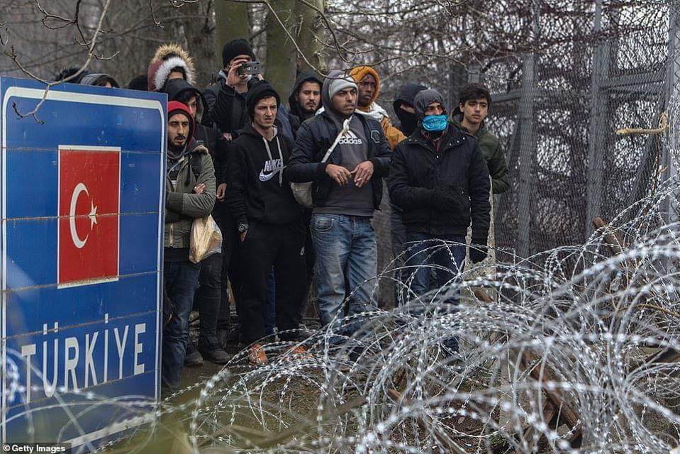 t5empire's tweet photo. Noch mehr schutzbedürftige und humanitäre Notfälle, vor denen „wir nicht unsere Augen verschließen dürfen“... #nextinvasion https://t.co/9V9G4u2pgQ