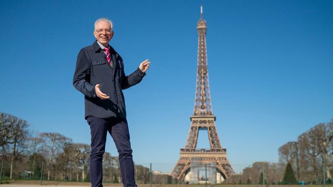 JulienHut1's tweet photo. Bravo à E=M6, l’émission la plus glamour du paf. Grâce à @MacLesggy, tu sais pourquoi tu pues de la gueule, pourquoi tu sens le phoque, pourquoi tes pieds sont déguelasses, pourquoi t’as eu de l’acné ado ou des cacas aux yeux plus tard. #investigation #info #M6 #1000e https://t.co/zqxCGG1Gf1