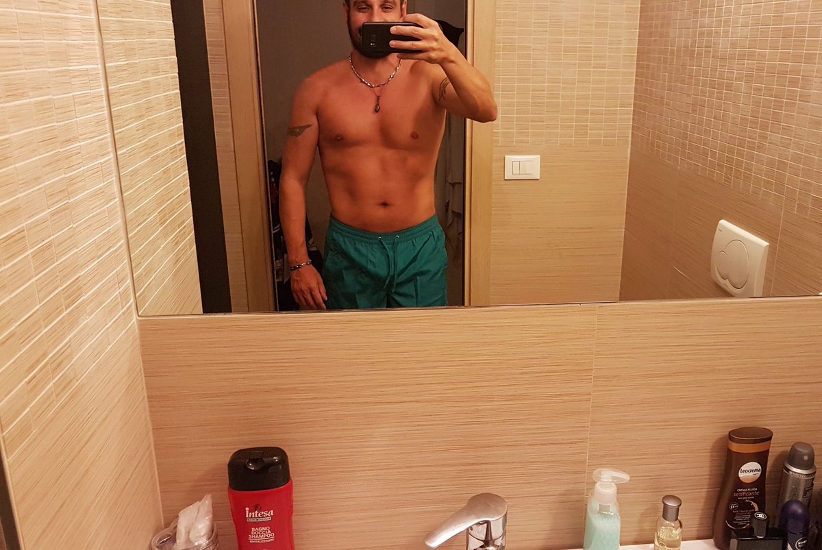 JoelSepelJOELSE's tweet photo. #RICCIONE🇮🇹 #RiccioneEmiliaRomagna #RiccioneEmiliaRomagna🇮🇹 #HOTELALASKARICCIONE #EmiliaRomagna #JoelSepelnHotelAlaskaRiccione #A #JoelSeInEmiliaRomagna #JoeleSepelInEmiliaRomagna🇮🇹 #ItalianRocker #JOELESEPEL #joelse #joelsepel #CRUMBLENOT #giuseppeguarino https://t.co/0FBymV8Rg3 https://t.co/rc5M5VqNeP