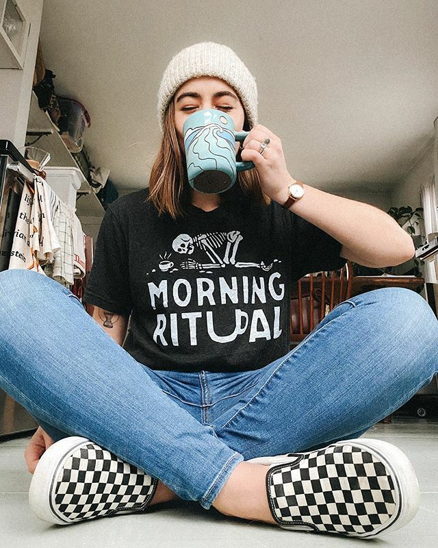 MARCHing to the beat of my own drum 🥁 (life’s more fun that way isn’t it?)
.
Tee is from @pyknic ☕️☠️
.
What’s one nice thing you’re doing for yourself this weekend?
.
.
.
.
.
.

#mindbodygram #iamwellandgood #healthyish #wellness #intuitiveliving #w… ift.tt/2PCgsqS