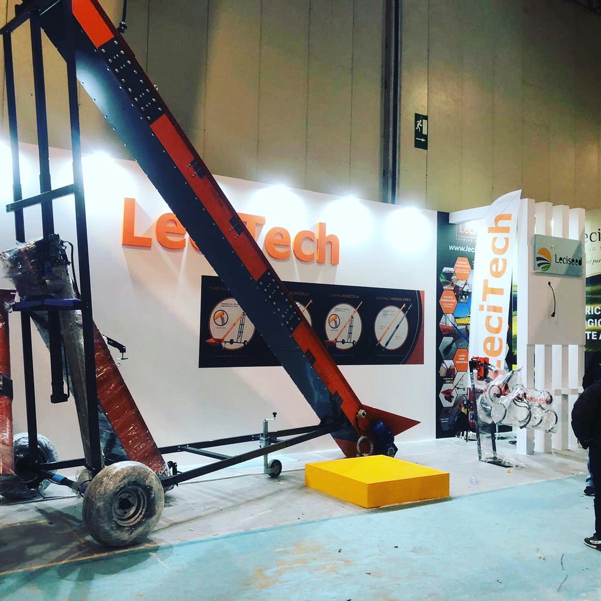 modular_360's tweet photo. Estuvimos presentes en @fima_agricola en @feriadezaragoza #stands #diseñostands #montajestands #montajedestand #standsferias #marketingferial #feriadezaragoza #fima2020 #modular360 https://t.co/CzNJVDwY1A