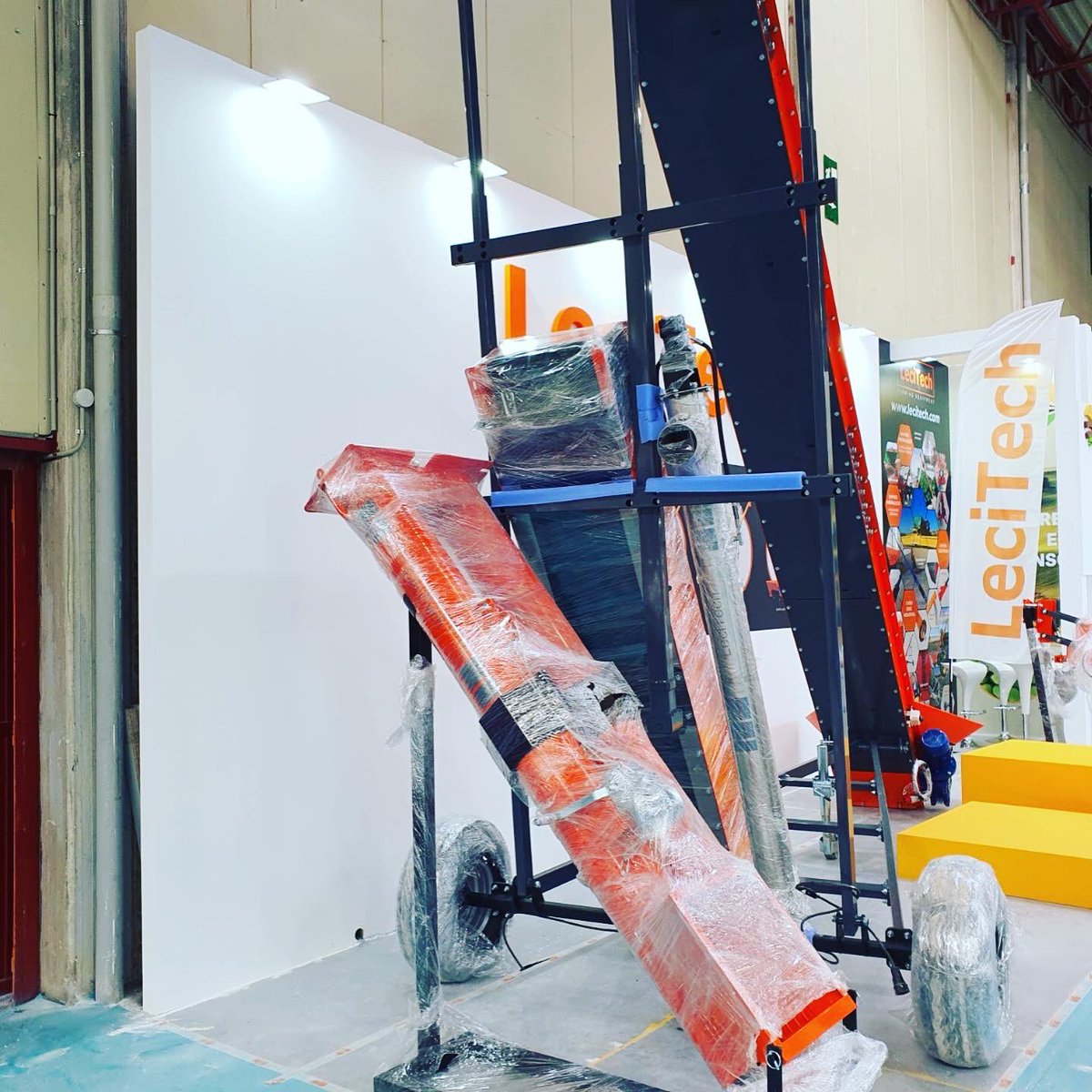 modular_360's tweet photo. Estuvimos presentes en @fima_agricola en @feriadezaragoza #stands #diseñostands #montajestands #montajedestand #standsferias #marketingferial #feriadezaragoza #fima2020 #modular360 https://t.co/CzNJVDwY1A