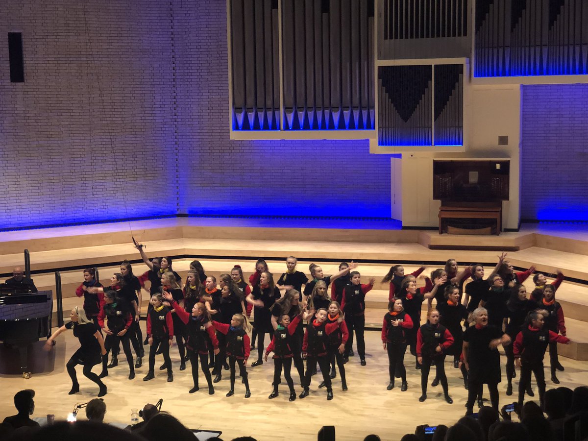 JenBeardsmore's tweet image. Rainbow connection next! @mcrchoralcomp #MACC2020