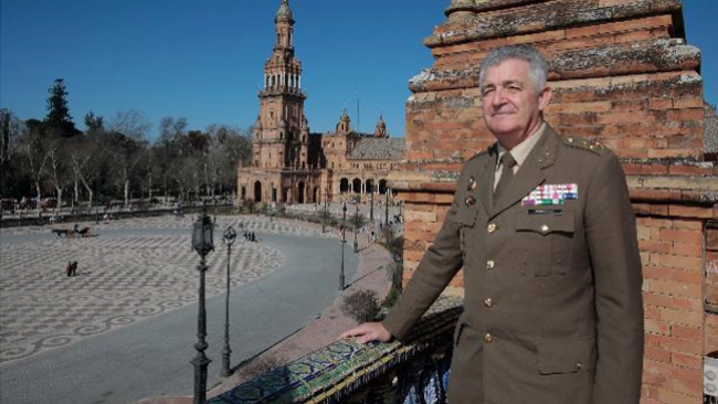 ANLH_JOMunilla's tweet photo. 📰 ACTUALIDAD | SEVILLA. Entrevista al Jefe de la Fuerza Terrestre, teniente general José Rodríguez García https://t.co/2E7f5kRWbB (vía @abcdesevilla). #FUTER #GEFUTER @FUTER_ET https://t.co/IwLV1ywlwT