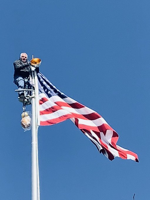 #Flagpole #BallOrnament #Replacement #5/8” or 1/2” #spindle? Todd took one of each up to find out. 1 climb success better than two. https://t.co/cPGZ6tG7LW