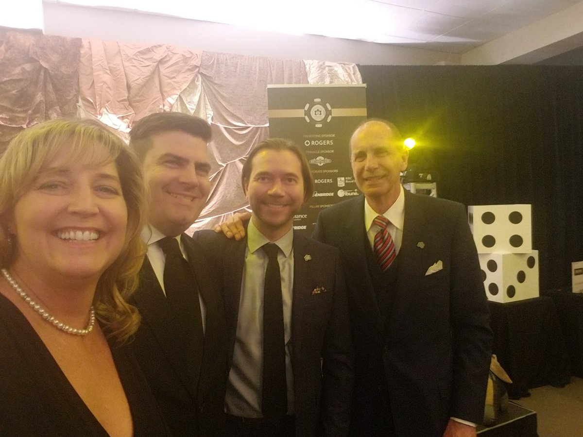 stacyjcooper's tweet photo. @guelphhba @ronaguelph @mikejcw @thomasfieldhome @OntarioHBA @wortonhomes @Sarmazian So many great members celebrated last night at the President's Ball #celebratinghomebuilders #skilledtrades https://t.co/cFcliBDJY5