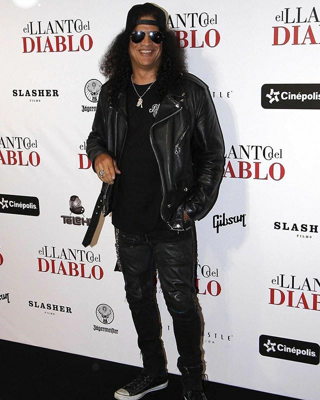 slashworldarg's tweet photo. @slash en la presentación de la película “El llanto del diablo” en México 2014, dicho film fue producido por Slasher Films.
⠀⠀⠀⠀⠀⠀⠀⠀⠀⠀⠀⠀⠀⠀⠀⠀⠀⠀
🤘🎩🇦🇷
⠀⠀⠀⠀⠀⠀⠀⠀⠀⠀⠀⠀⠀⠀⠀⠀⠀⠀
#slash #slasher #mexico #film #nothinglefttofear https://t.co/KlXUqs7BpT https://t.co/IIy0mx2Pr7