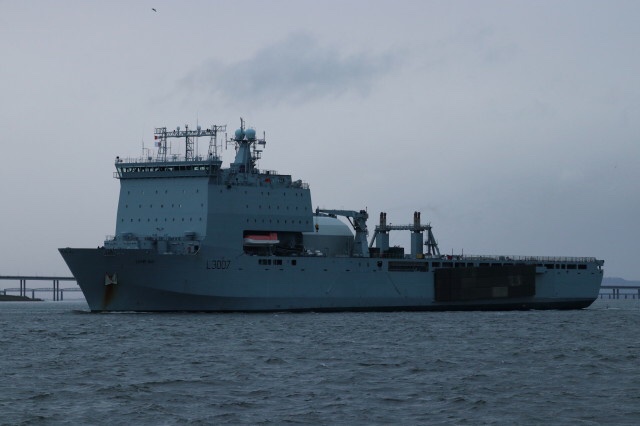 IainCommon's tweet photo. RFA LymeBay departing Dundee for Norway yesterday afternoon. Grey sky, grey sea and grey ship I’m afraid. https://t.co/TRAkIbRtpu